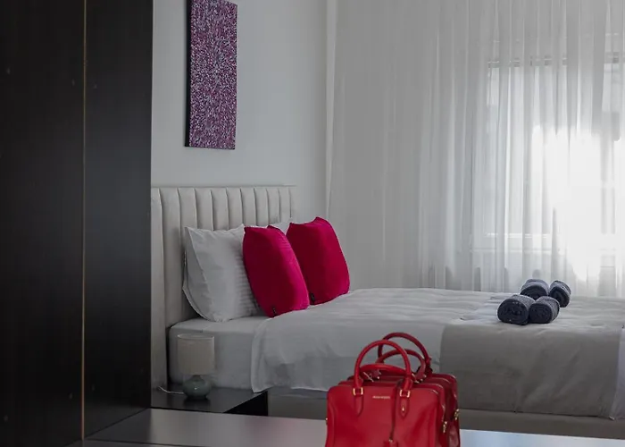 Monero Boutique Iv *